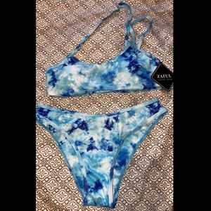NWT ZAFUL💙🤍 Adorable blue and white tie dye swim suit!
